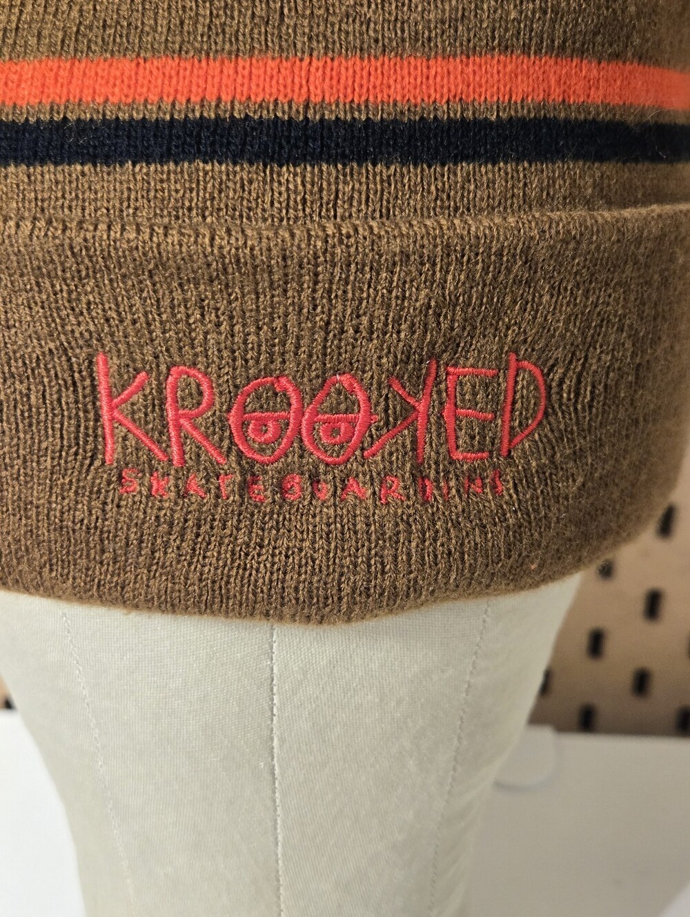 Krooked Skateboards Beanie Hat Eyes Cuffed Grunge 90s Retro brown orange - Picture 2 of 5